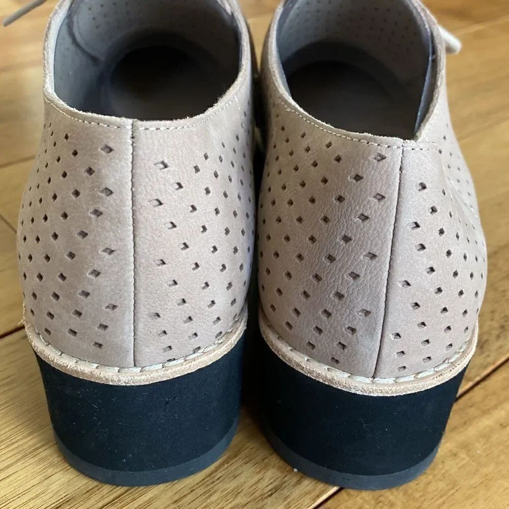 NEW Eileen Fisher “ERGO” platforms - Picture 4 of 8